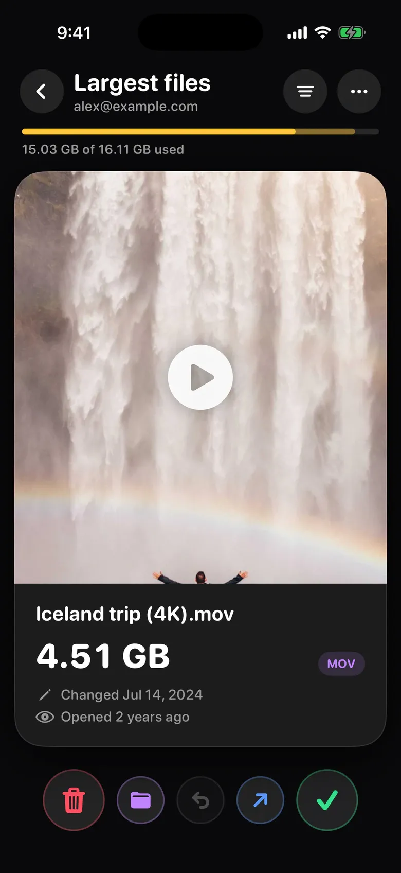 Google Drive in Squeak: a 4.51 GB video at the top of the biggest files, with a storage meter